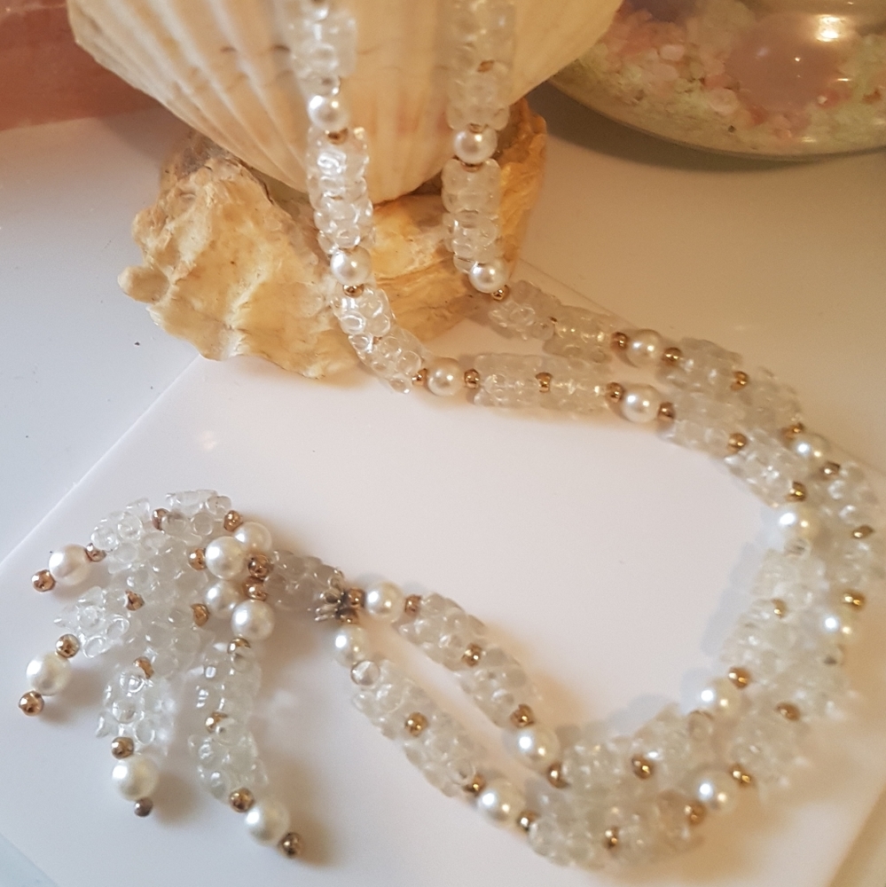 ⚪ Vintage Pearl Necklace